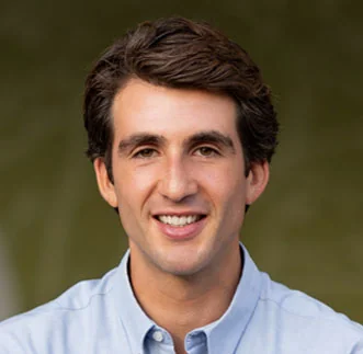 Retrato de Tomás Iturra, mentoría en finanzas y pitch